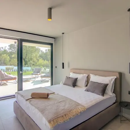 #1 For 8 People Near Rovinj With 50 M2 Private Pool, Sauna & Pet Friendly Villa