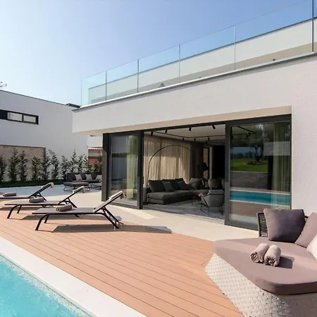 #1 For 8 People Near Rovinj With 50 M2 Private Pool, Sauna & Pet Friendly Villa