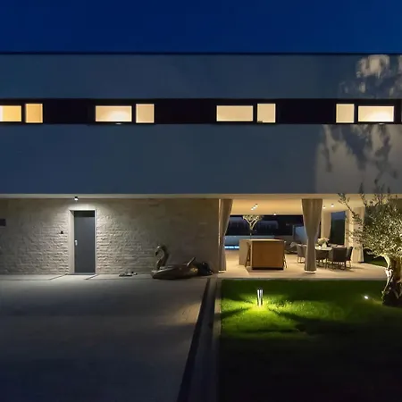 #1 For 8 People Near Rovinj With 50 M2 Private Pool, Sauna & Pet Friendly